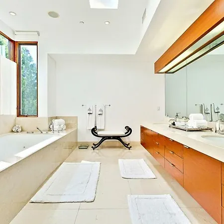 Bernard Antibes